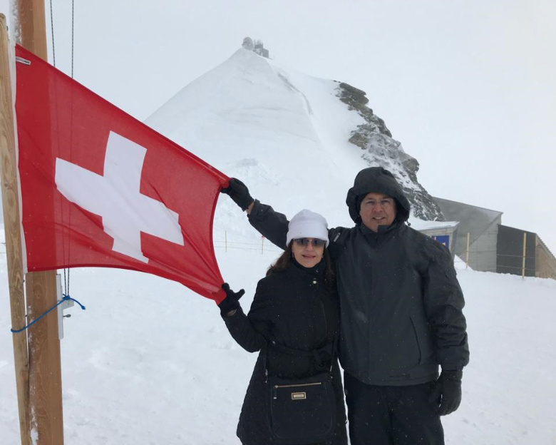 INTERLAKEN (Suíça) - Maria Alice e Luiz Sérgio, conheceram a história da Rússia e as belezas naturais da Suíça.
